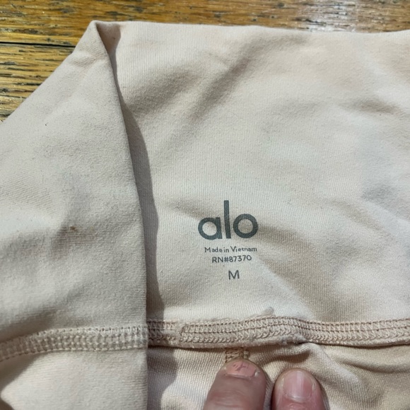 Alo Yoga aloyoga cropped light pink leggings yoga with mesh M - Picture 2 of 3